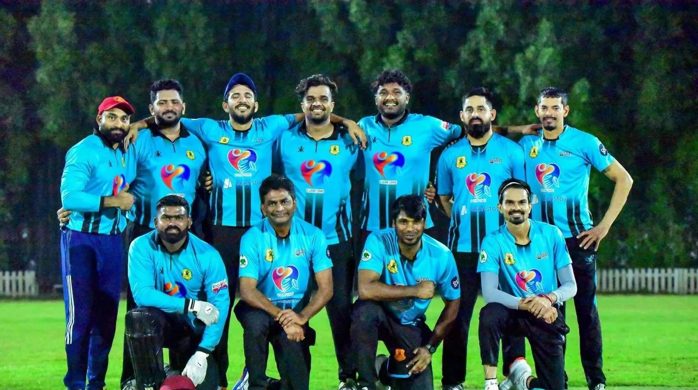 UK Bangla Tigers squad posing for a team photo
